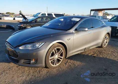 2013 Tesla Model S Performance из США, поврежденный, VIN 5YJSA1CP4DFP23684